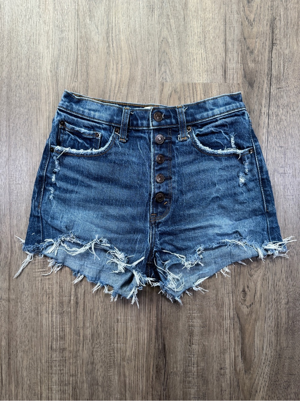Abercrombie & Fitch High Rise Mom Short Distressed 26/2